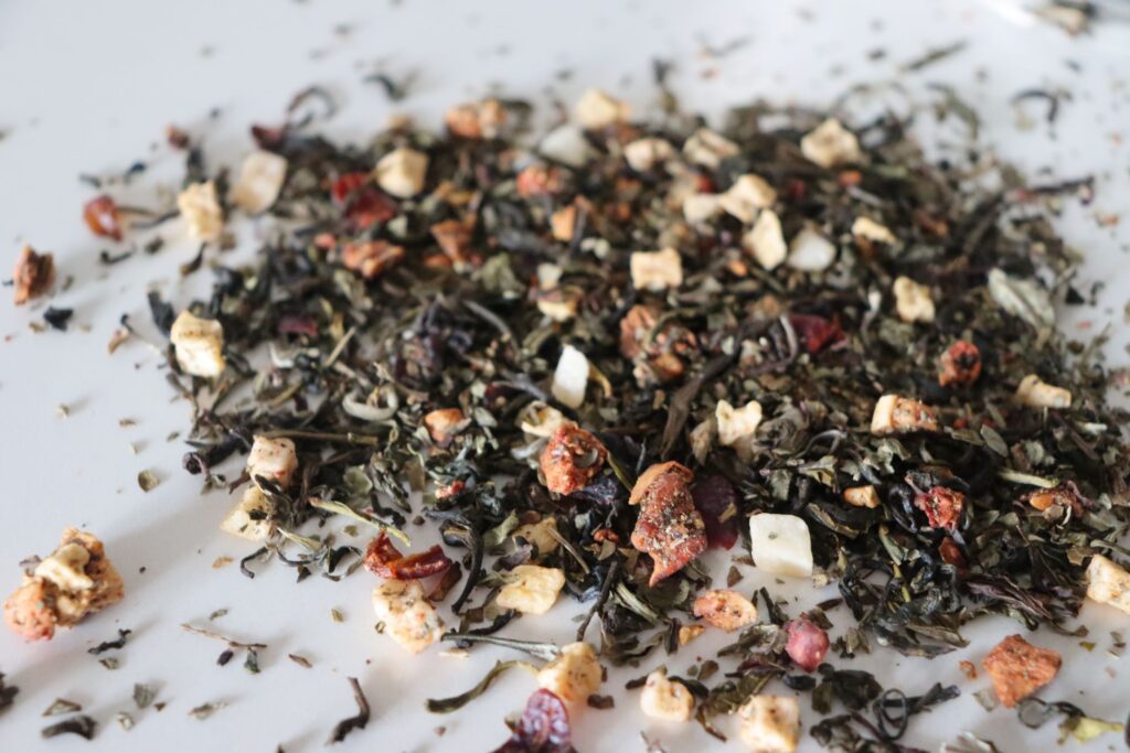 White Tea with fruit pieces