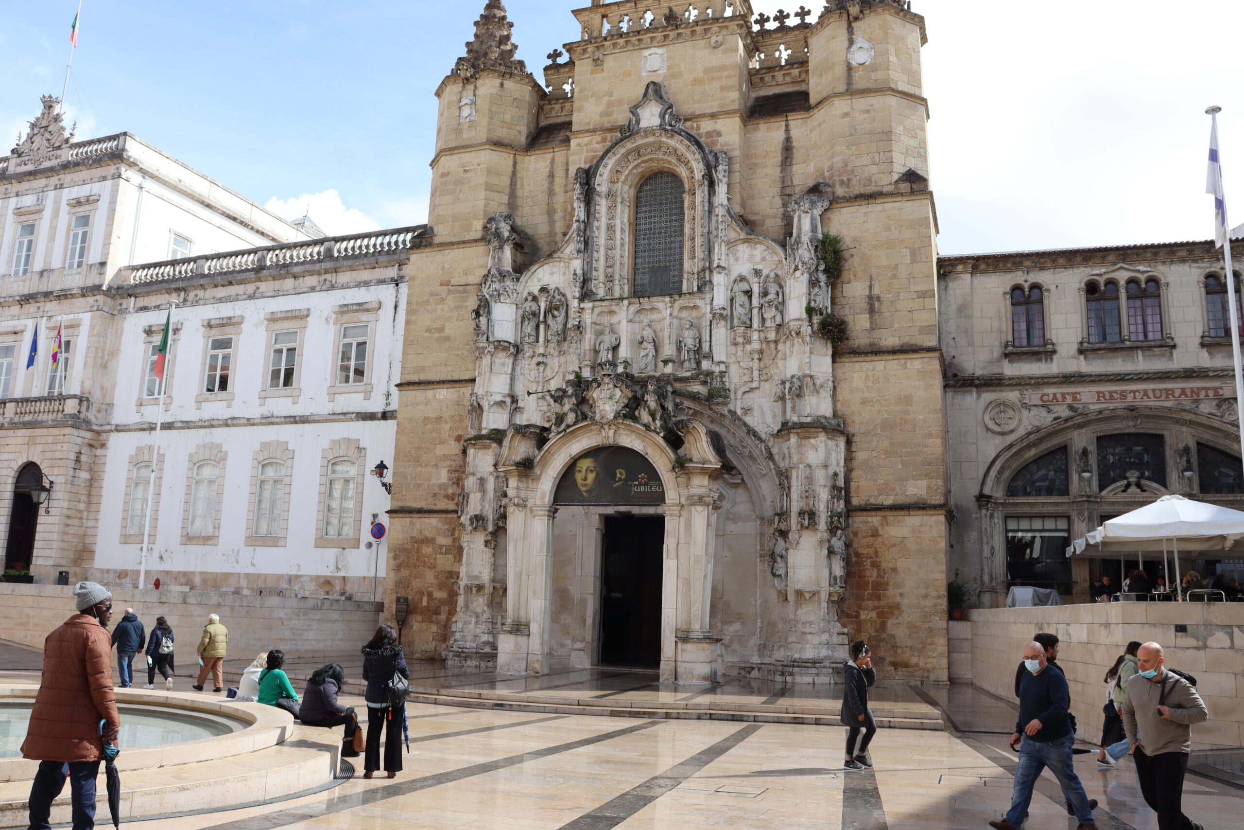 Santa Cruz Monastery