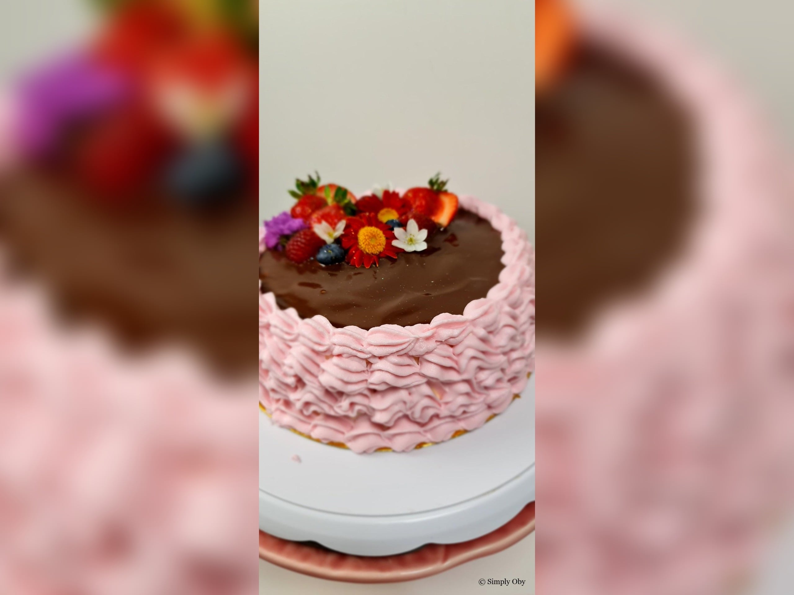 Classic-Celebration-Cake-01