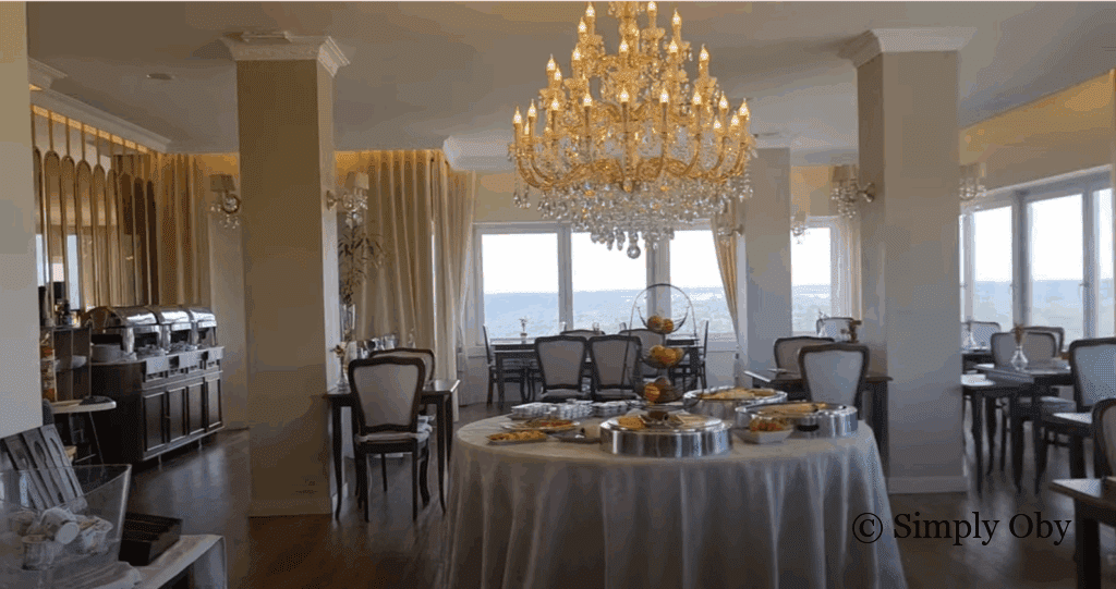 Restaurant in Lunar Hotel